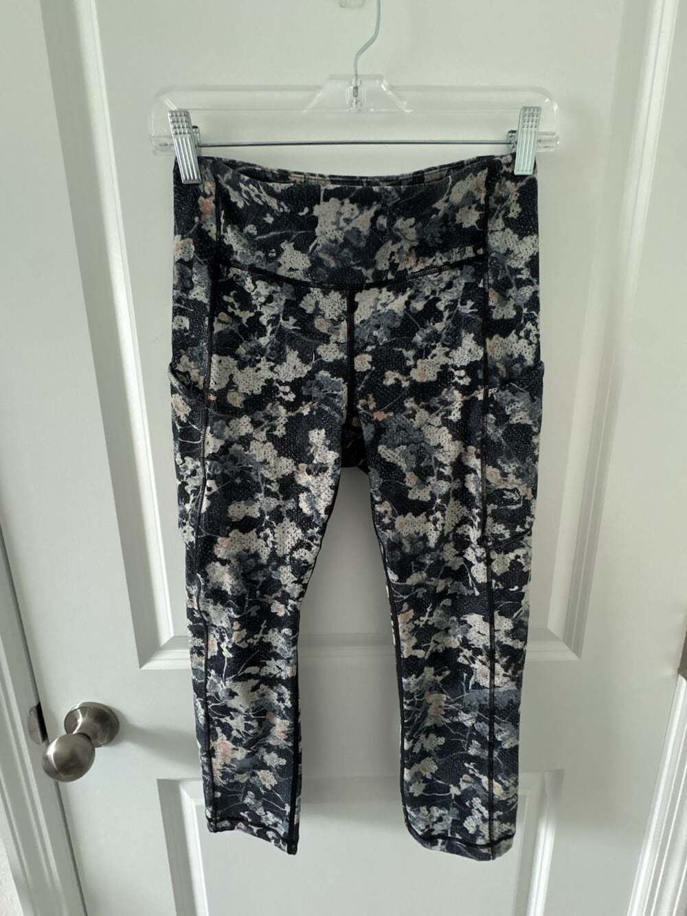 Lululemon Speed Up High-Rise Crop Leggings with Pockets in Spring Bloom Multi